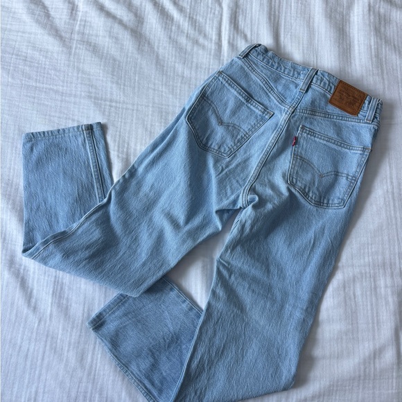 Levi's Light Blue Straight Leg Jeans - Picture 3 of 5